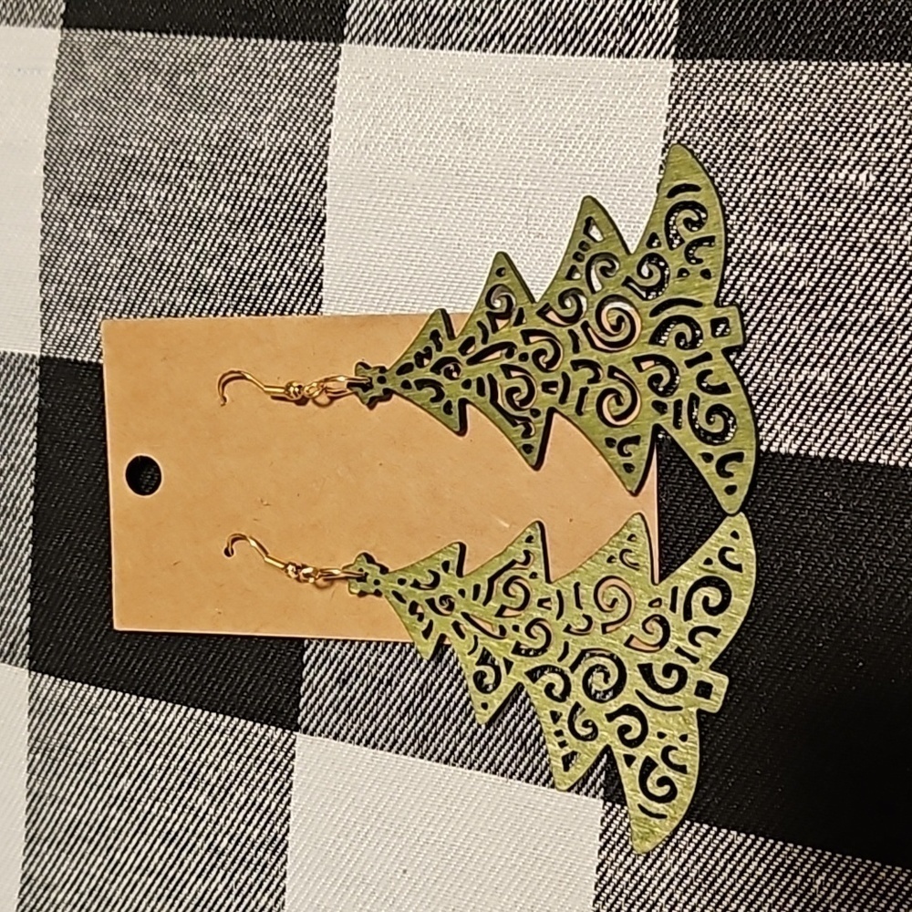 Wooden Handmade Cut Out Christmas Tree dangle Earrings Green New